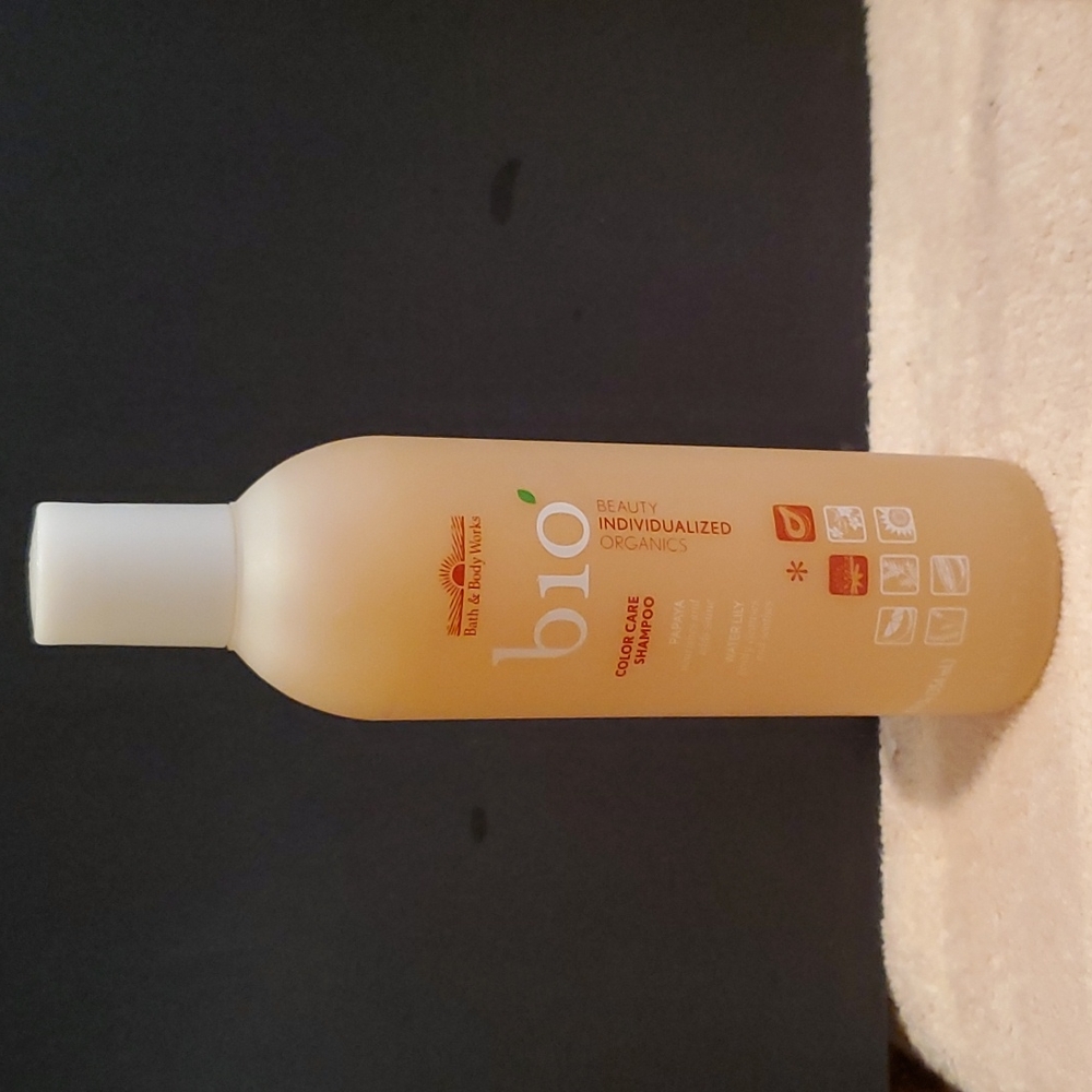 Bath & Body Works shampoo